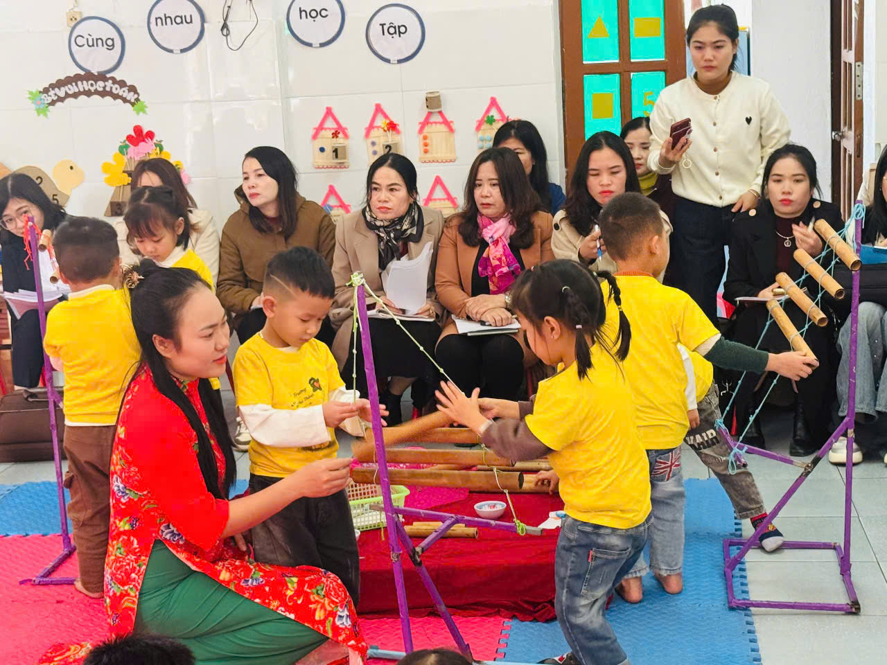 Sinh hoạt chuyện môm cụm